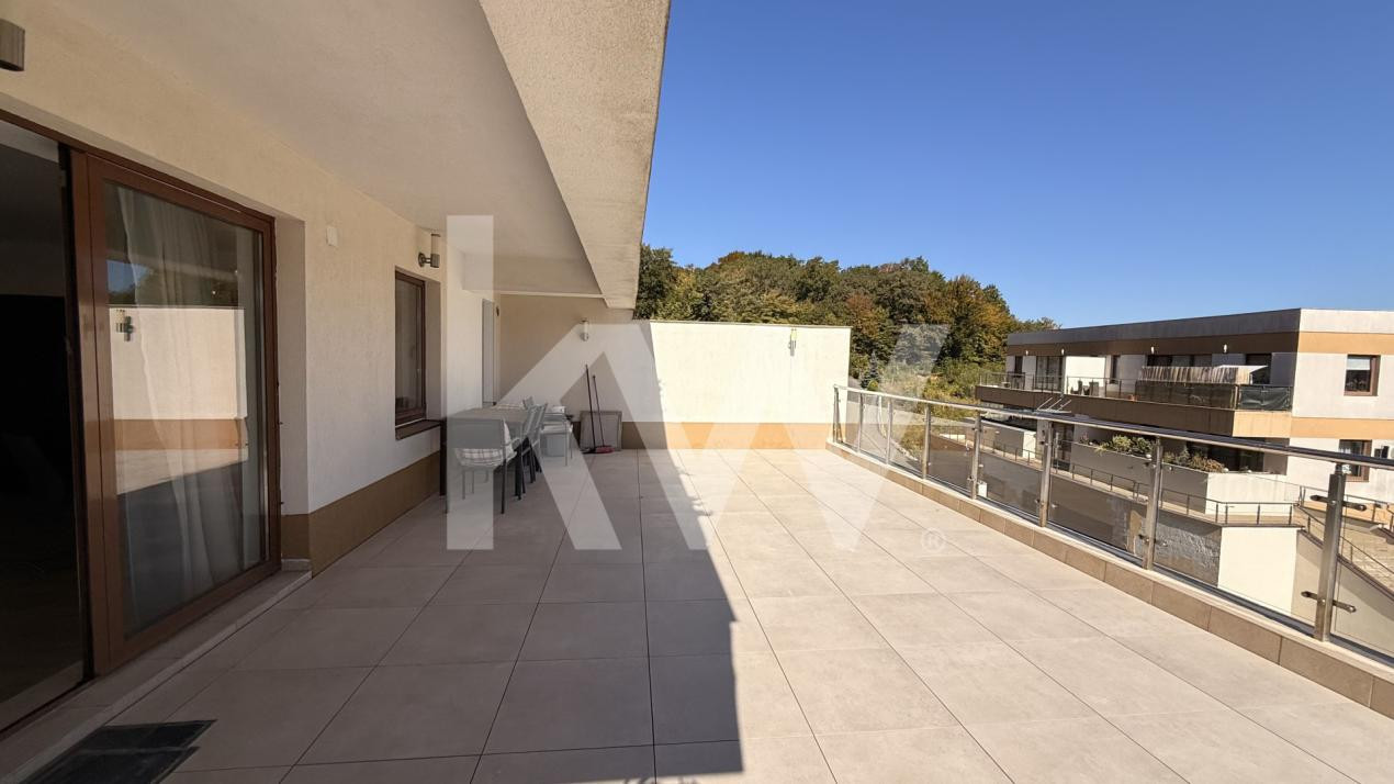 Apartament cu 2 camere cu terasă spectaculoasă pe Drumul Poienii