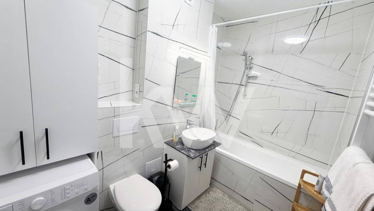 Apartament cu 2 camere și terasă generoasă | Prima închiriere  | Parcare