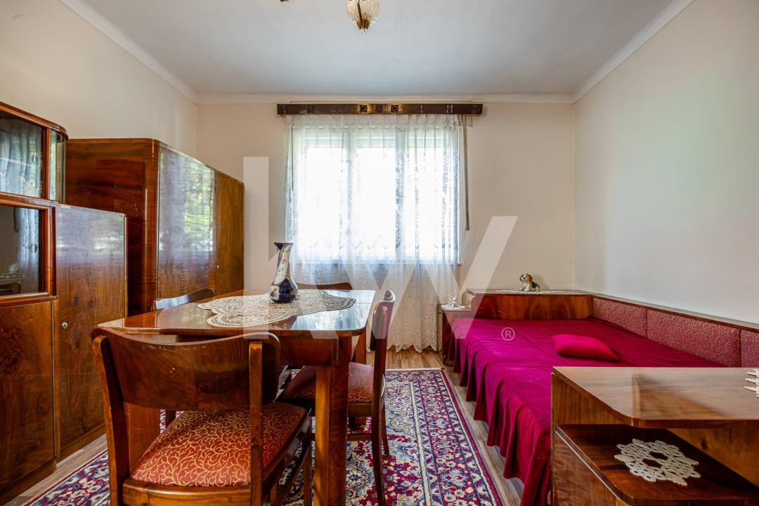 Vânzare casă cu 2 camere, teren 440 mp - strada Cerbului, Săcele
