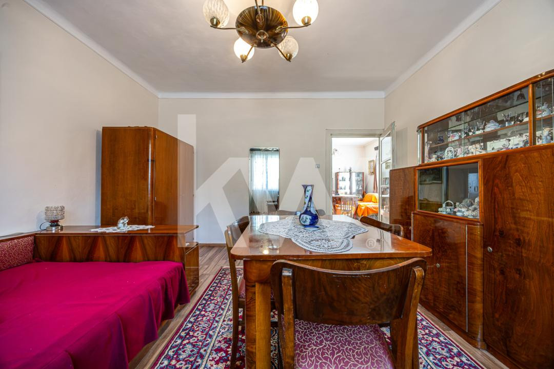 Vânzare casă cu 2 camere, teren 440 mp - strada Cerbului, Săcele