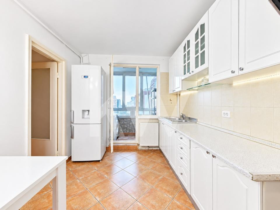 Vânzare apartament cu 3 camere, circular, Alexandru Vlahuță - zona Centrul Civic