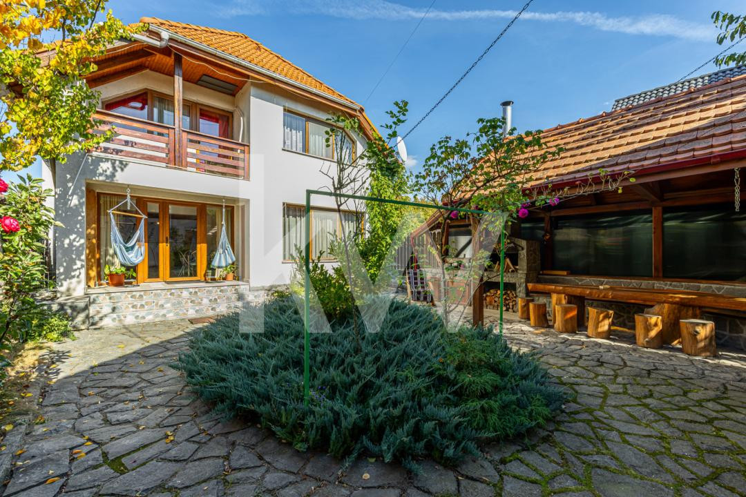 Casa deosebita, singur in curte – 700 mp teren, Sfantu Gheorghe – 0% comision