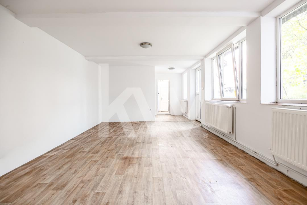 Casă cu teren de 500 mp, zona Noua