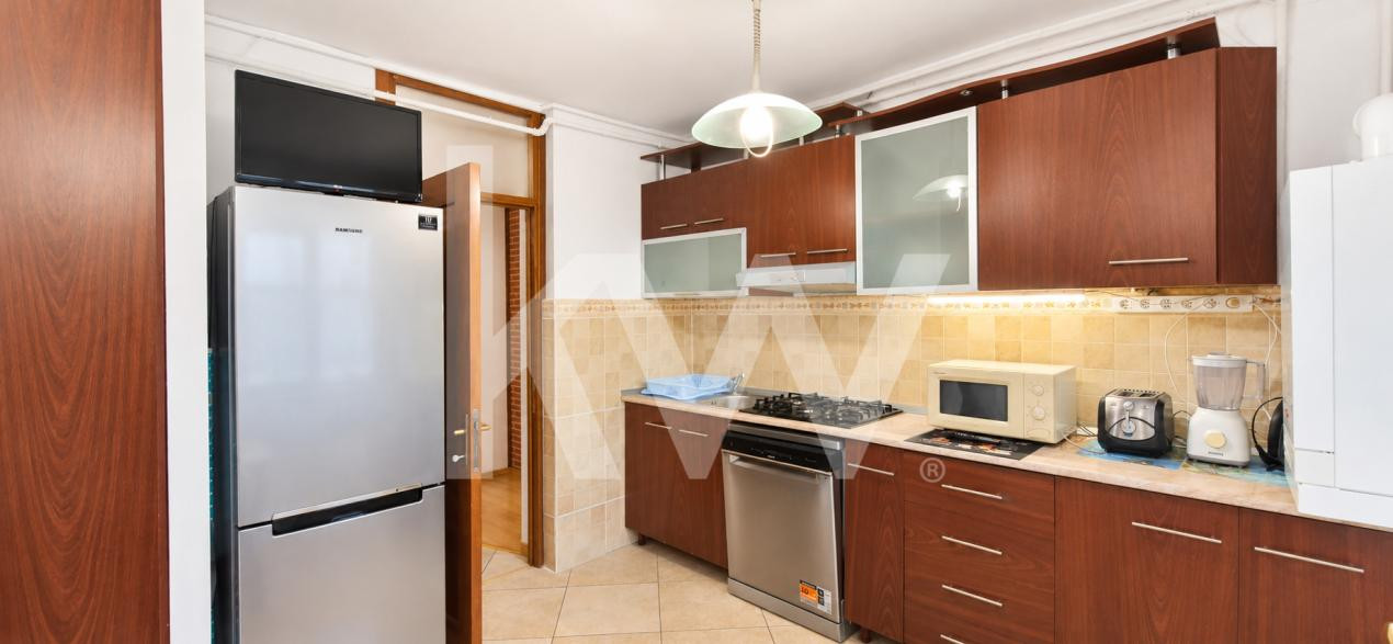 Închiriere apartament cu 3 camere, mobilat și utilat, zona Vlahuță