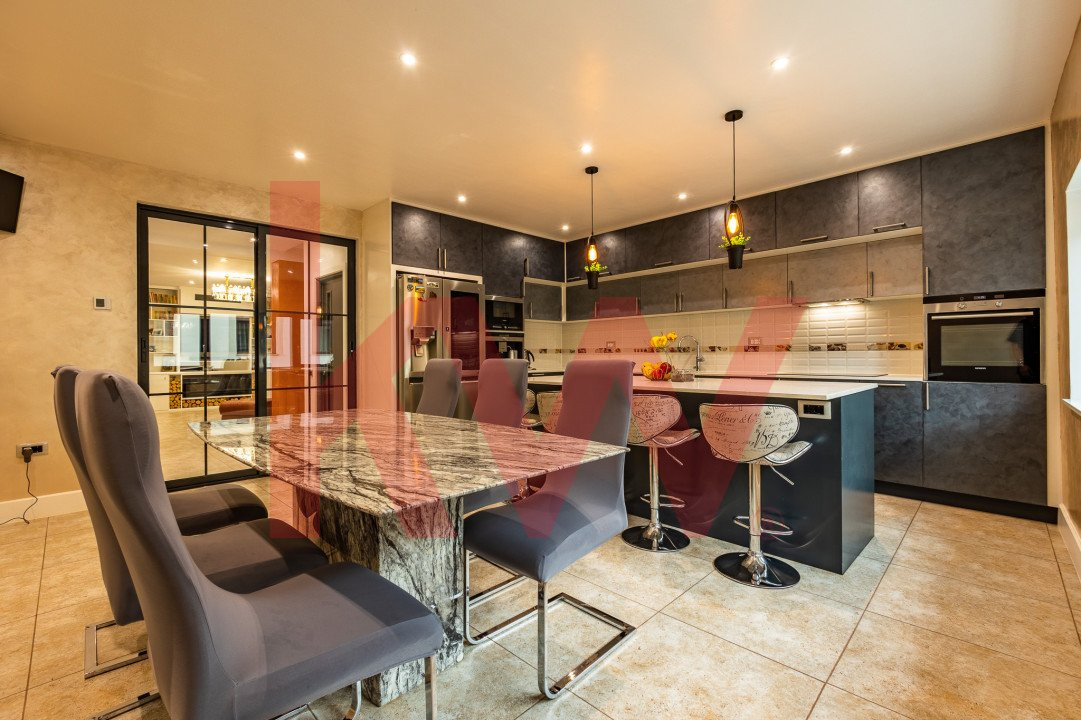Casa de vis cu 7 camere+ spatiu comercial- Central, Brasov