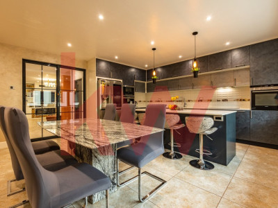 Casa de vis cu 7 camere+ spatiu comercial- Central, Brasov