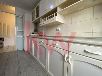 Apartament cu 3 camere Zona Bartolomeu
