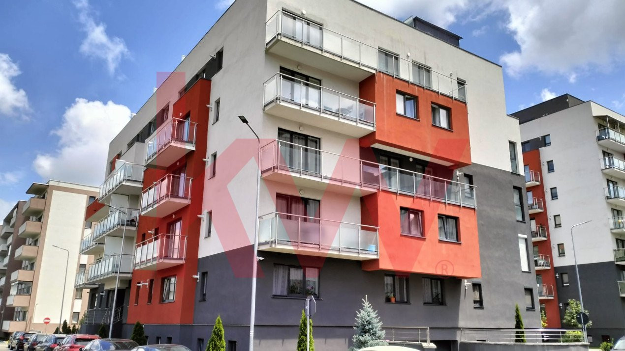 Garsoniera decomandata, boxa si parcare - Zona Coresi, Maurer