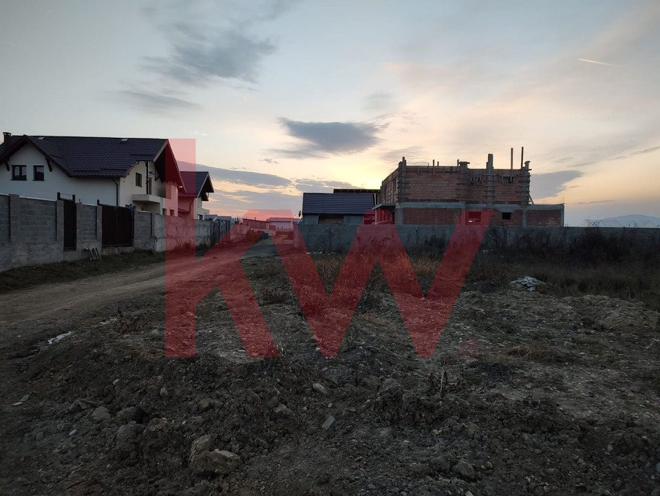 Teren de Casa cu  PUZ, zona foarte buna, Sanpetru