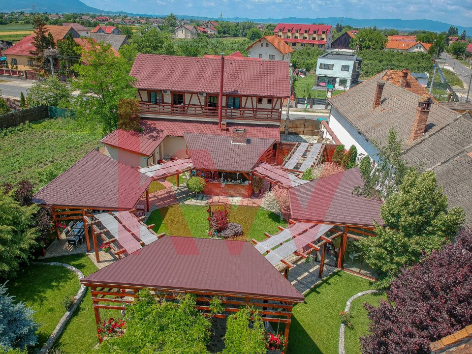 Afacere la cheie Brasov (restaurant, terasa si spatiu comercial)