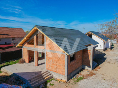 Casa individuala pe parter, 480 mp teren – Stupini – 0% comision