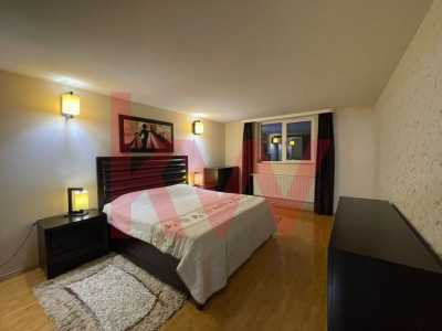 Casa central Ghimbav cu crama proprie , birou si garaj 
