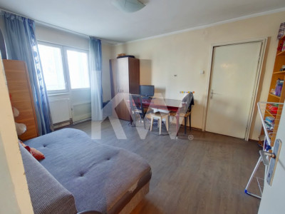 Apartament 3 Camere, Semidecomandat, Vlahuta