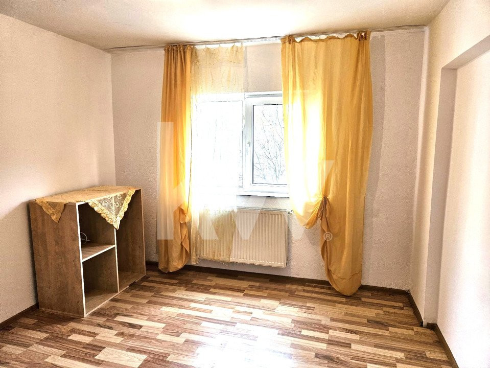 Apartament cu 3 Camere, Etaj 3/ 4, Locatie excelenta - Piata Unirii