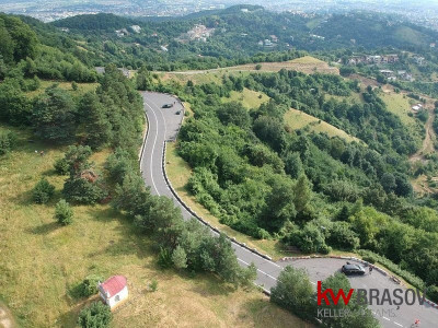 Teren cu priveliste superba si deschidere la drumul de Poiana Brasov