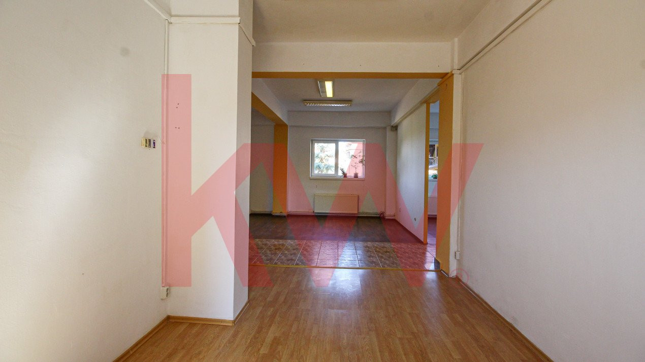 Spatiu comercial, 134 mp utili, central - Lacea