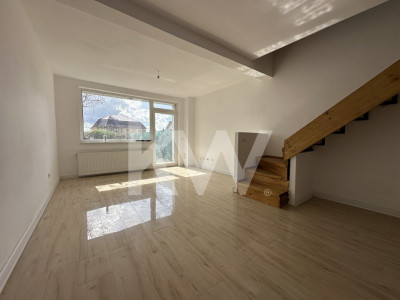 Casă cu 4 Camere, Curte și Terasă Panoramică