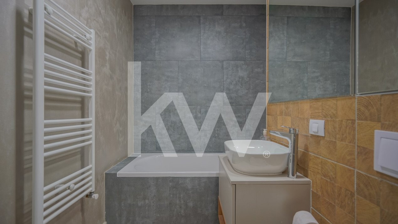 Apartament cu 3 camere, strada Ioan Popasu - Tractorul, Comision 0%