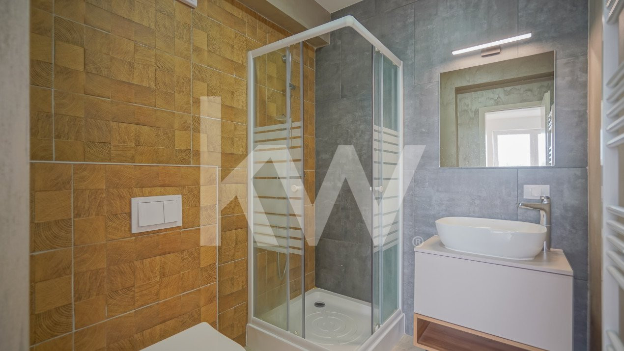 Apartament cu 3 camere, strada Ioan Popasu - Tractorul, Comision 0%