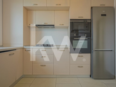 Apartament cu 3 camere, strada Ioan Popasu - Tractorul, Comision 0%