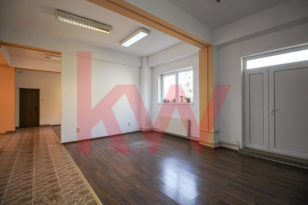 Spatiu comercial, 134 mp utili, central - Lacea