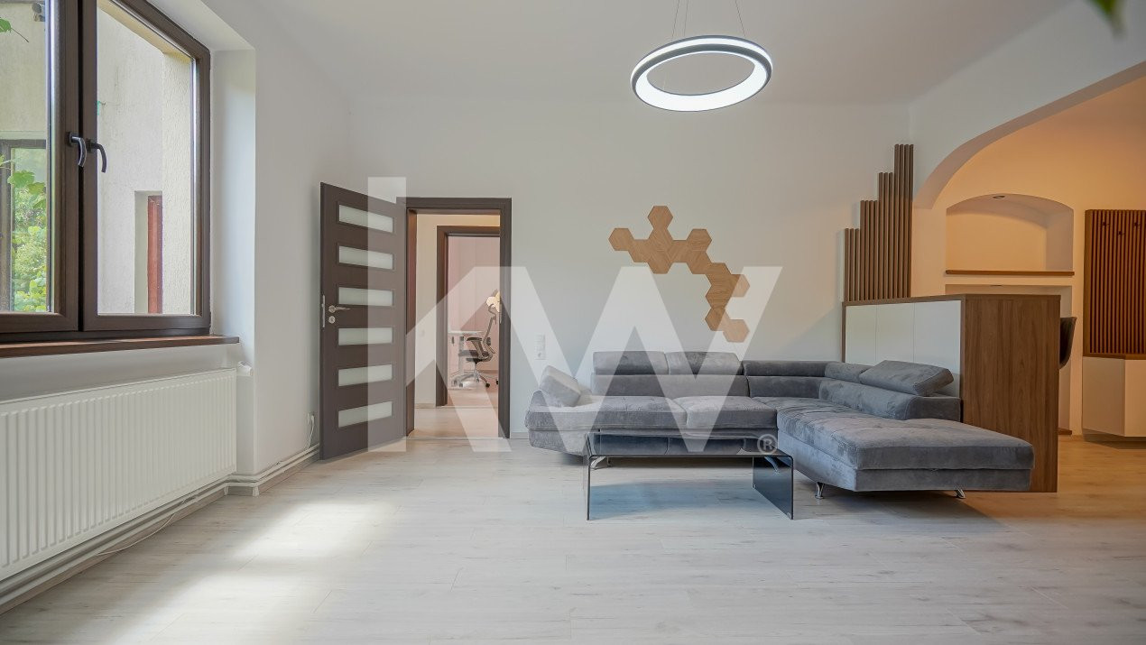 Apartament cu 3 camere, garaj, terasă și teren de 190 mp -zona Patria