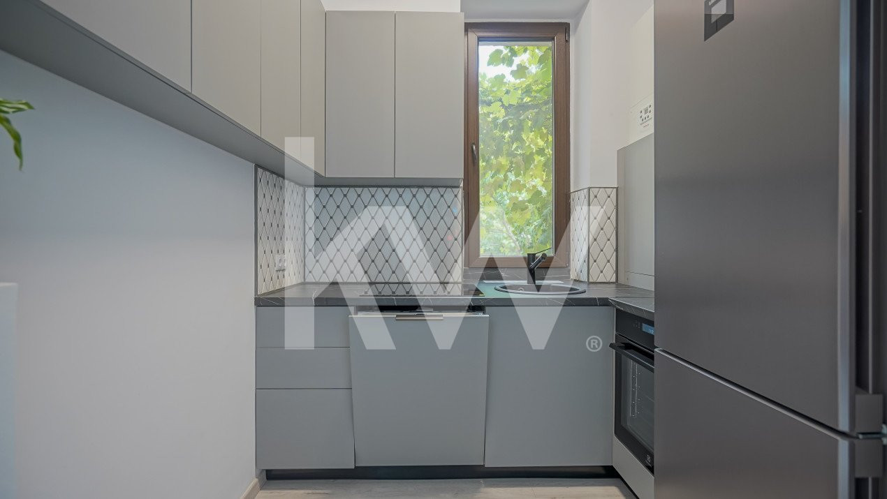 Apartament cu 3 camere, garaj, terasă și teren de 190 mp -zona Patria