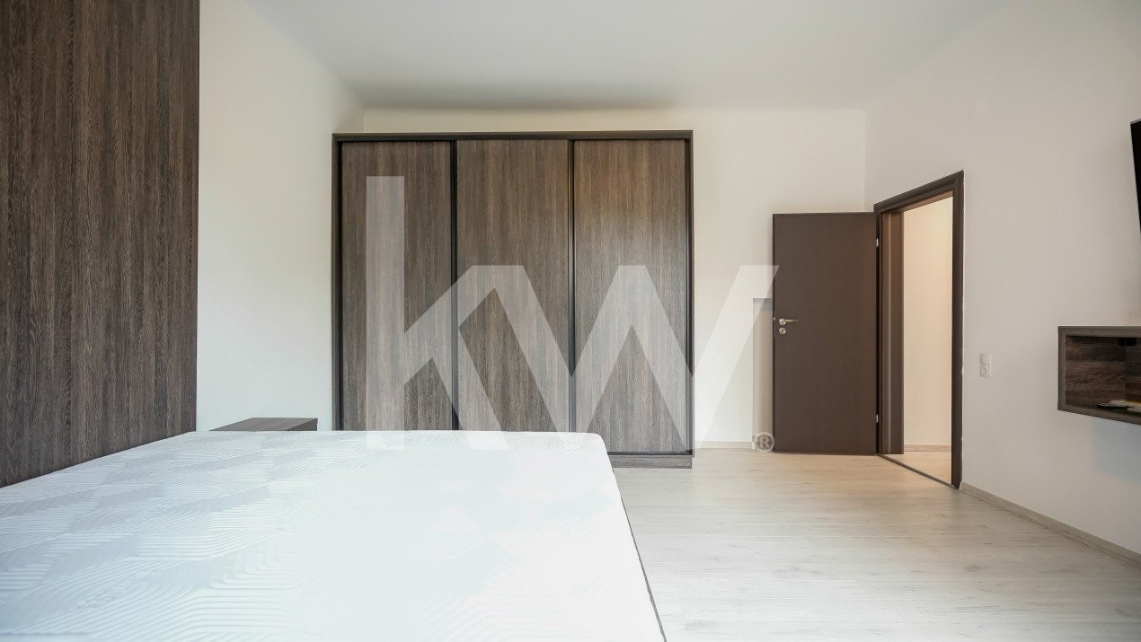 Apartament cu 3 camere, garaj, terasă și teren de 190 mp -zona Patria