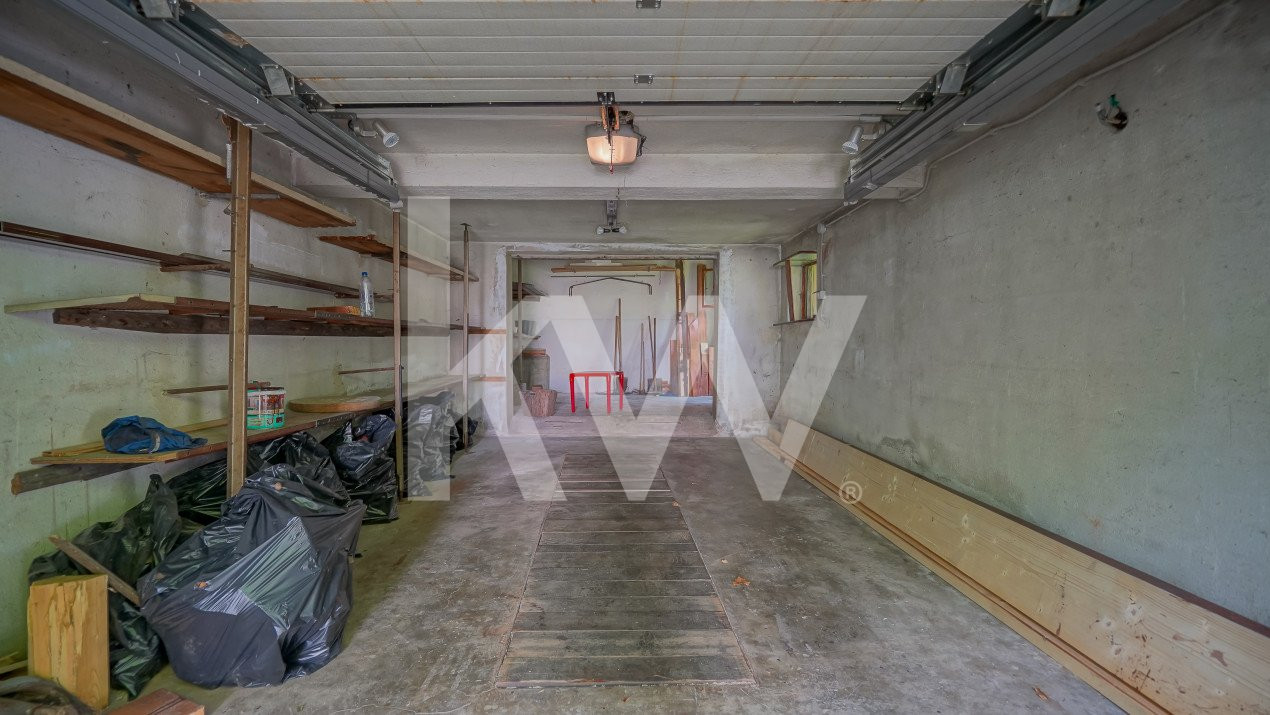 Apartament cu 3 camere, garaj, terasă și teren de 190 mp -zona Patria