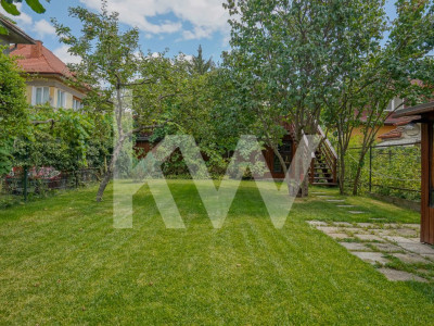 Apartament cu 3 camere, garaj, terasă și teren de 190 mp -zona Patria